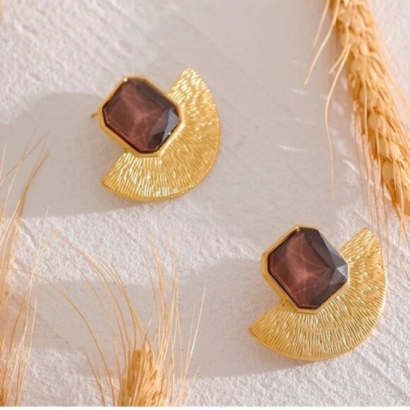 18K Gold Plated Vintage Brown Stud Earrings - Picture 5 of 7